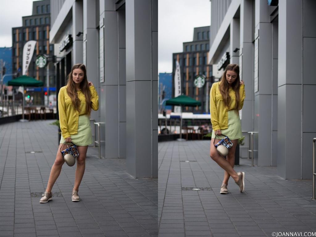 Stylizacja z dwoma torebkami, złotymi butami Uncome i koszulą włożoną do połowy w spódnicę | fot.MEG Visual | mod.Joannavi