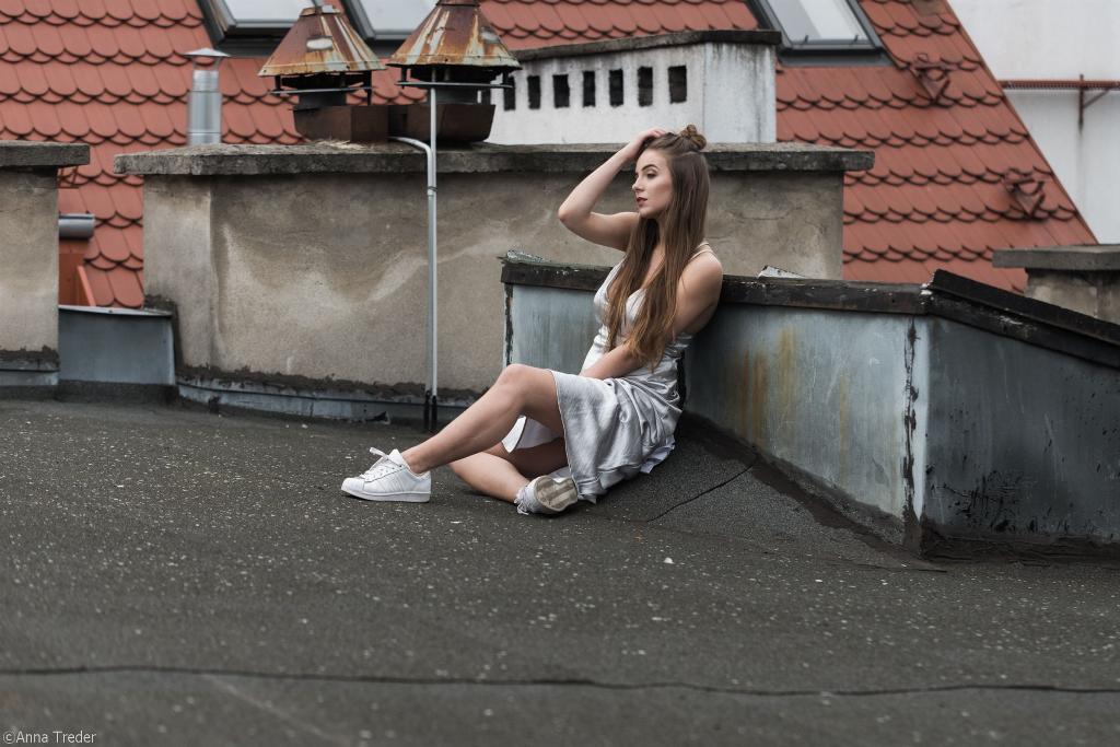 stylizacja z długą sukienką autorstwa szczecińskiej blogerki Joannyvi w obiektywie Anny Treder.