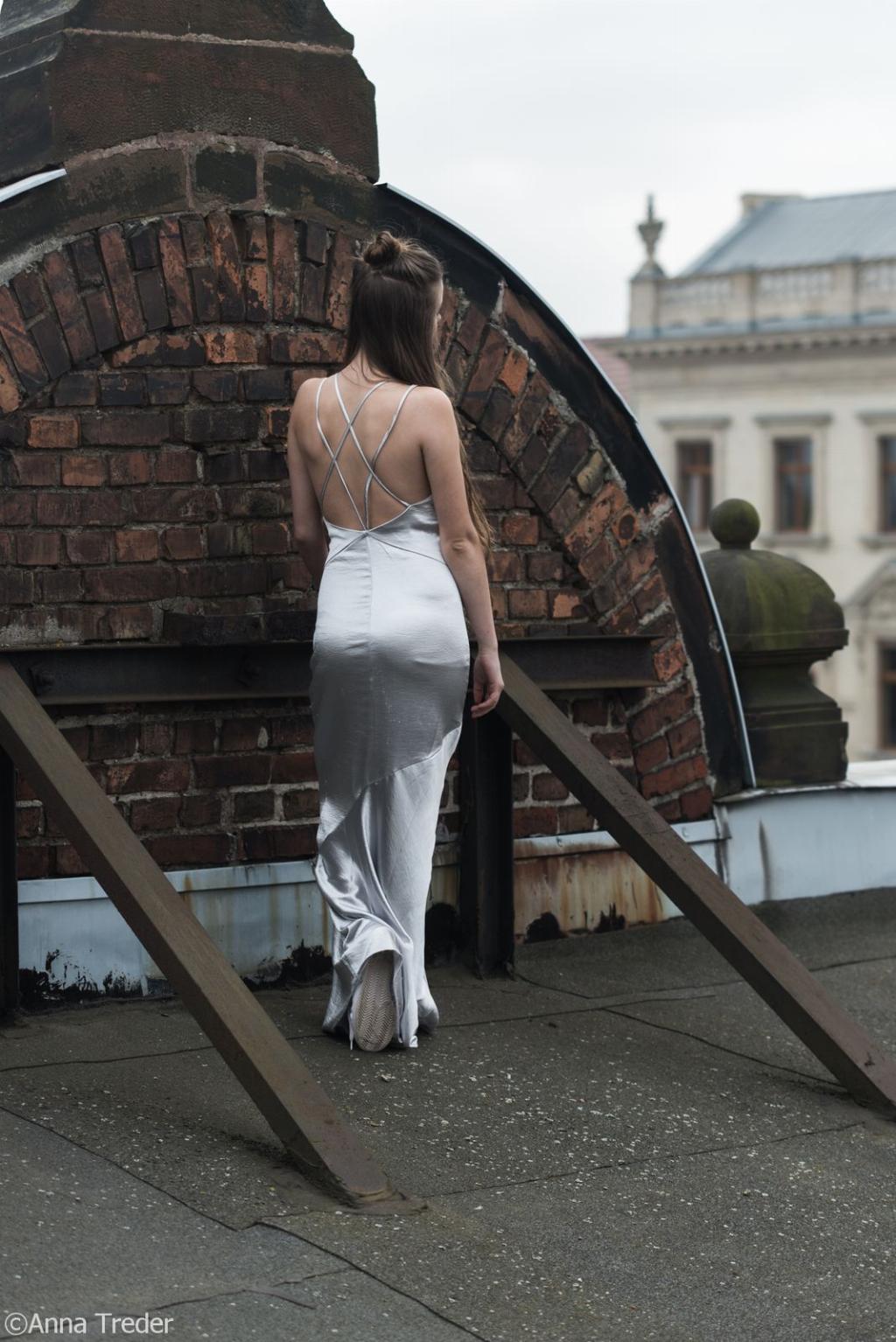 stylizacja z długą sukienką autorstwa szczecińskiej blogerki Joannyvi w obiektywie Anny Treder.